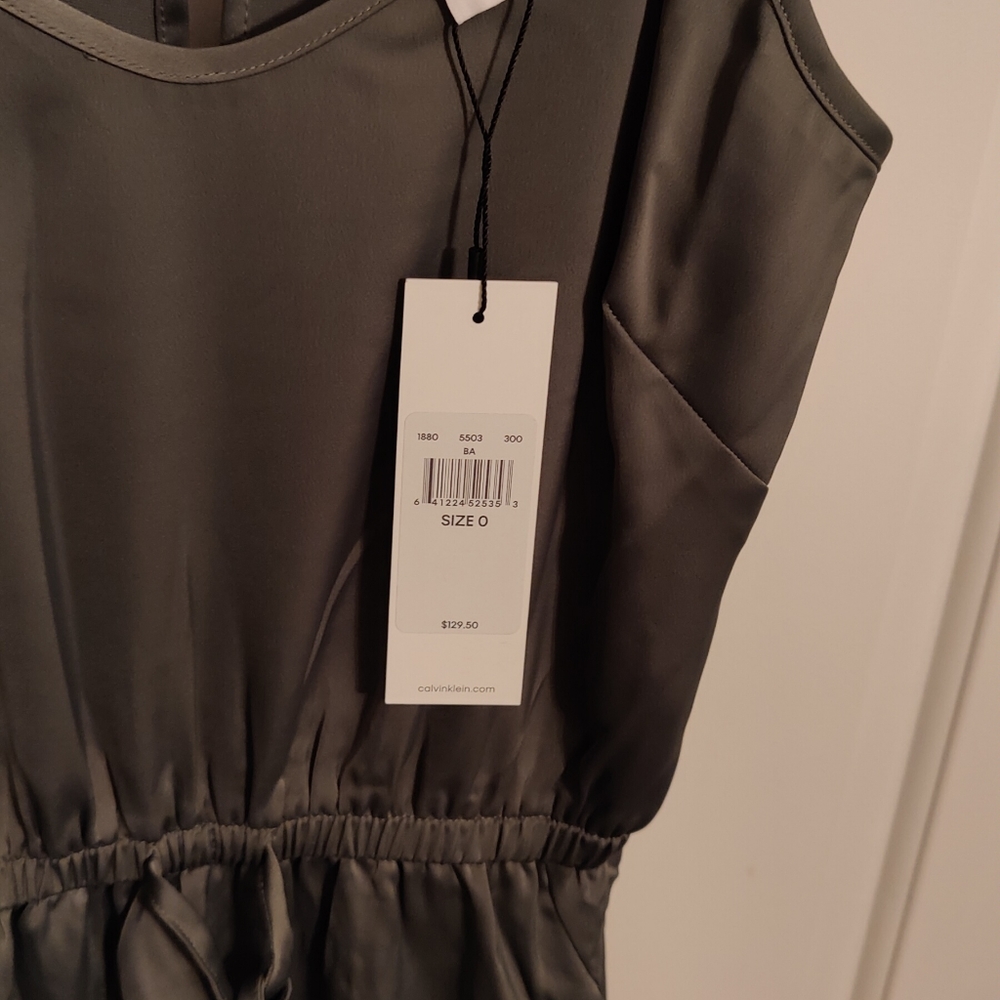 Satin olive green jumpsuit - Picture 5 of 6